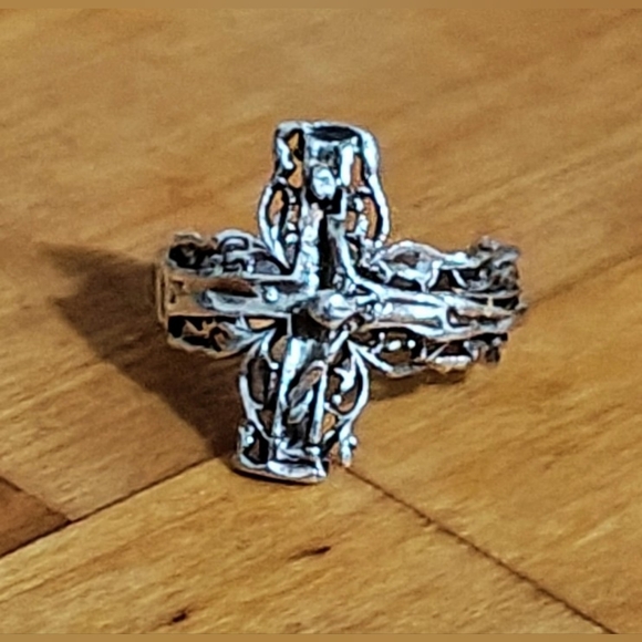 EXQUISITE 14K White Gold Vintage/Antique Crucifix Ring - Picture 5 of 9